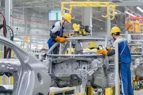 Sản lượng ô tô mới trong tháng 3 tăng 52%