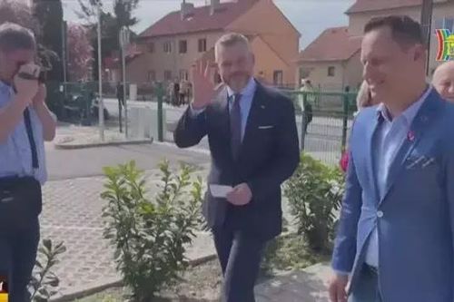 Ứng cử viên thân Nga thắng cử Tổng thống Slovakia