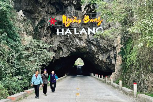 Độc đáo Ngườm Bang