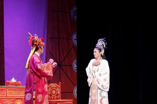 Bảo tồn nghệ thuật truyền thống: 'Thắp lửa' tình yêu từ người trẻ