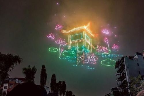 Tạo dựng thương hiệu điểm đến qua trình diễn ánh sáng bằng drone
