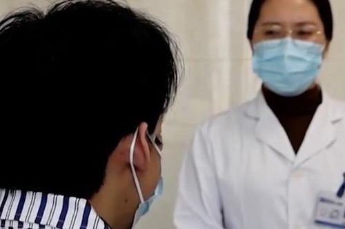 Nghĩ tất cả nữ sinh trong trường đều thích mình, nam sinh phải nhập viện điều trị bệnh