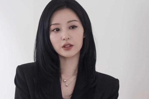 Ba kiểu tóc dễ bắt chước của 'nữ hoàng nước mắt' Kim Ji Won