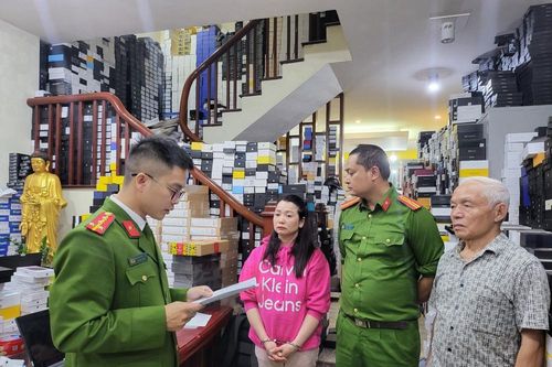 7.000 người bị lừa mua 'điện thoại chính hãng giá rẻ' khi nhận hàng bên trong là điện thoại 'cục gạch'