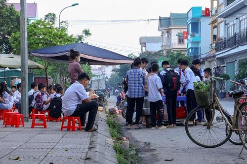 Thực phẩm bẩn quanh trường học