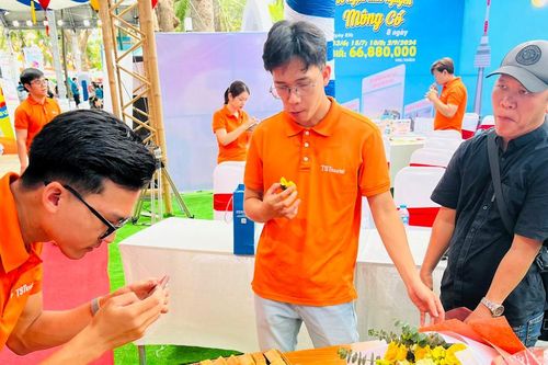 Ẩm thực địa phương 'hút' khách du lịch trong và ngoài nước
