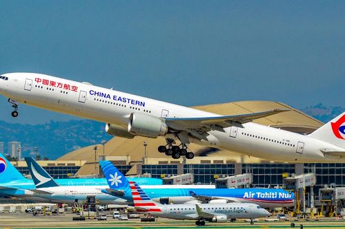 Ba hãng hàng không quốc doanh Trung Quốc vẫn chưa thoát lỗ