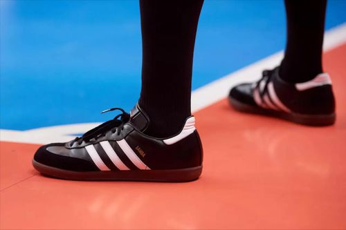 adidas Samba khiến Thủ tướng Anh bị chê