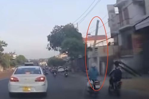 Vật liệu xây dựng trên cao rơi trúng người đi đường