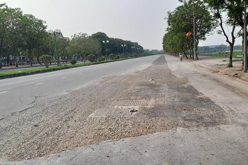 Nhiều tuyến đường đẹp ở Hà Nội xuống cấp vì thi công ẩu