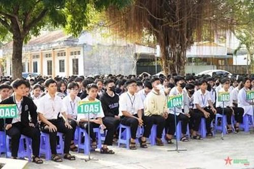 Bình Phước đẩy mạnh tuyên truyền, hướng nghiệp tuyển sinh quân sự