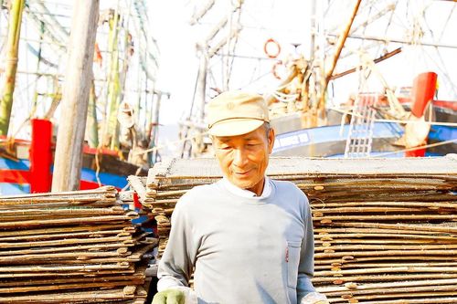 Ngư dân miền Trung vươn mình ra biển lớn - Bài 1: 'Mắc kẹt' trong ngư trường cạn kiệt