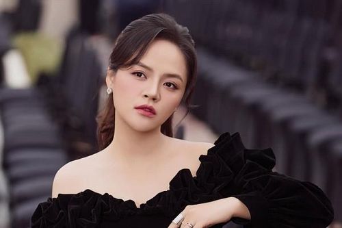 'Bà bầu' Thu Quỳnh bức xúc trước tin đồn bị bỏ rơi