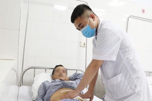 Người đàn ông có bàng quang to gấp 6 lần người bình thường