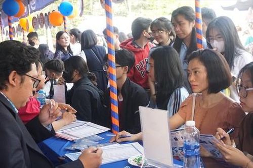 Nhiều trường đại học mở ngành tràn lan: Bộ GD&ĐT 'tuýt còi'