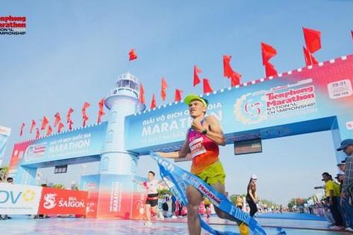 Hành trình truyền cảm hứng chạy bộ của Nguyễn Văn Long