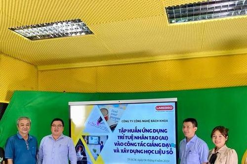 Hơn 1.200 giáo viên, cán bộ quản lý tập huấn ứng dụng AI vào dạy học