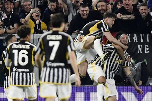 Hạ Fiorentina, Juventus xây chắc top 3