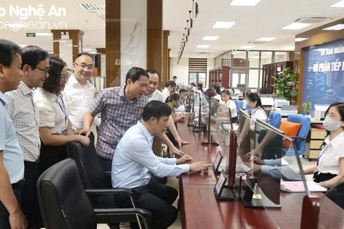 Thành phố Vinh khai trương trụ sở bộ phận tiếp nhận và trả kết quả hiện đại