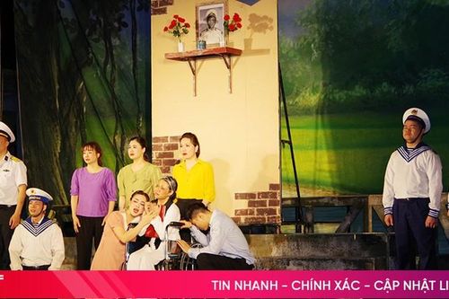 Nhà hát Chèo Quân đội diễn phục vụ cán bộ, chiến sĩ và Nhân dân Hà Tĩnh