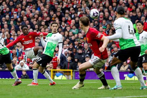 'Sảy chân' ở Old Trafford, Liverpool mất ngôi đầu bảng vào tay Arsenal