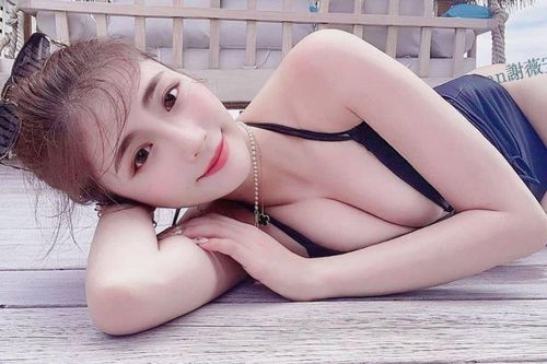 Đường cong 'gây mê' của người đẹp 5,2 triệu fan