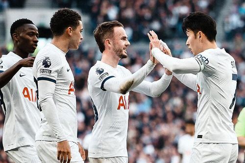 Son Heung-min cùng Tottenham tiếp đà thăng hoa