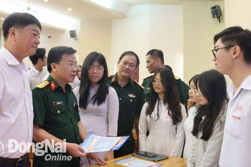 Học viện Kỹ thuật quân sự tuyên truyền tuyển sinh tại Đồng Nai