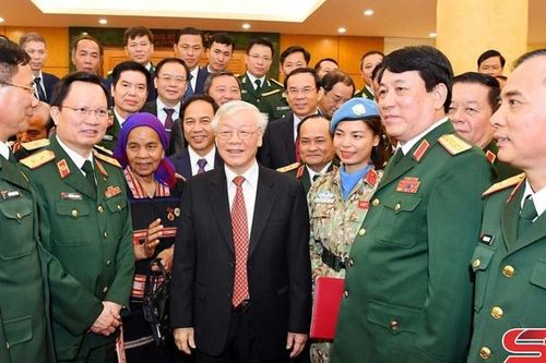 Tự hào vững bước dưới lá cờ vẻ vang của Đảng