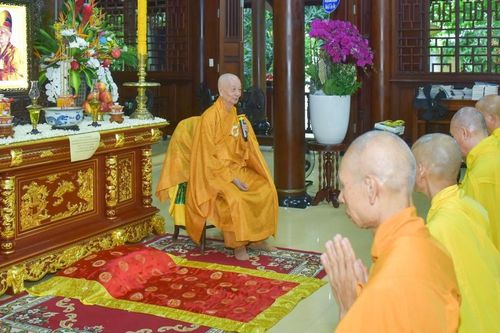 Đức Pháp chủ dâng hương tưởng niệm 40 năm ngày Đại lão Hòa thượng Thích Trí Thủ viên tịch