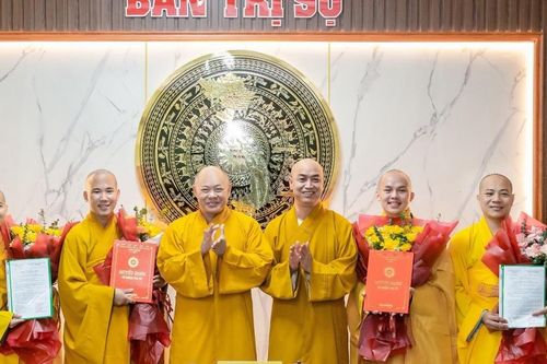 Thanh Hóa: Ban Trị sự GHPGVN tỉnh trao quyết định bổ nhiệm trụ trì chùa Thạch Tuyền và Thạch Khê