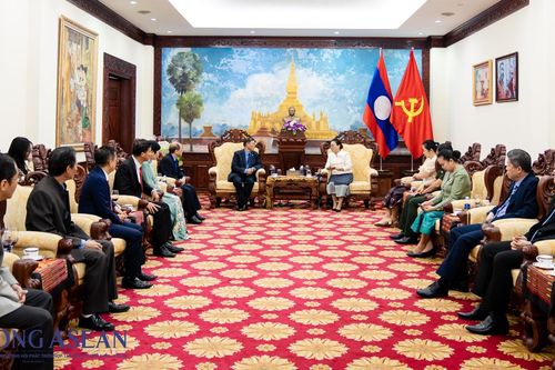 Lãnh đạo Hội VASEAN chúc Tết cổ truyền Bunpimay tại Đại sứ quán Lào