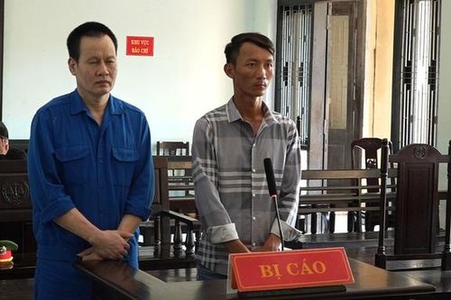 Gây thương tích do mâu thuẫn từ việc ép nhau uống bia