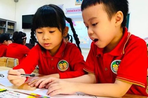 Bớt gánh nặng khi được giảm giá sách giáo khoa