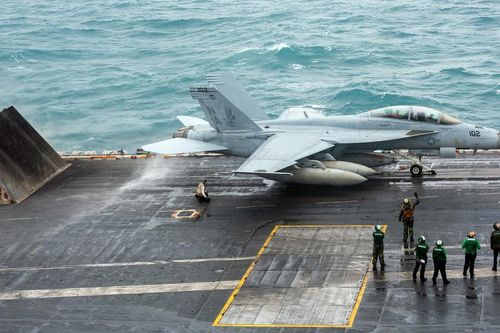Kỷ nguyên tiêm kích hạm F/A-18 Hornet lừng danh chuẩn bị khép lại?