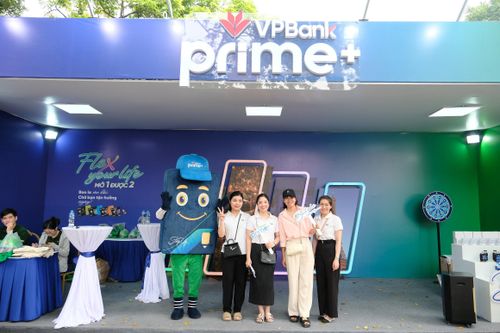 Gian hàng VPBank sôi động tại lễ hội ẩm thực Pháp Balade en France
