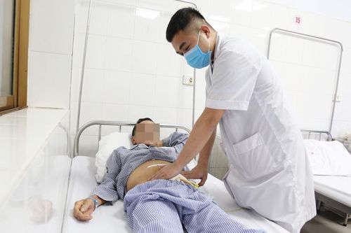 Người đàn ông có bàng quang hình thù kỳ lạ