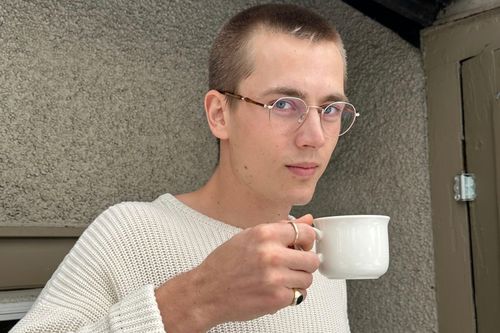 Gen Z bỏ việc ngành công nghệ, trở thành 'bạn trai nội trợ'