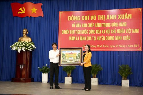 Tây Ninh cần phát huy kinh tế xanh, kinh tế số, năng lượng tái tạo