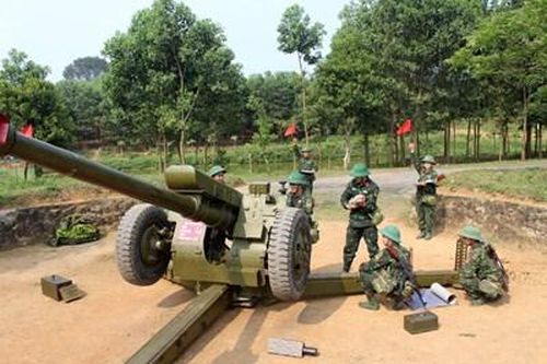 Một buổi huấn luyện của khẩu đội pháo 122D30