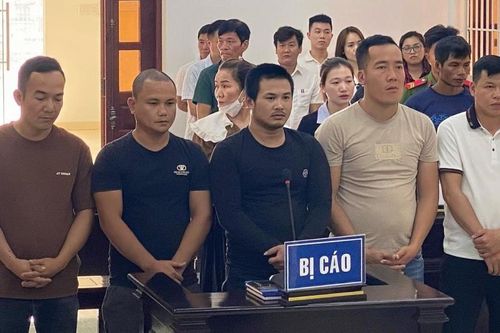 Côn đồ lãnh án