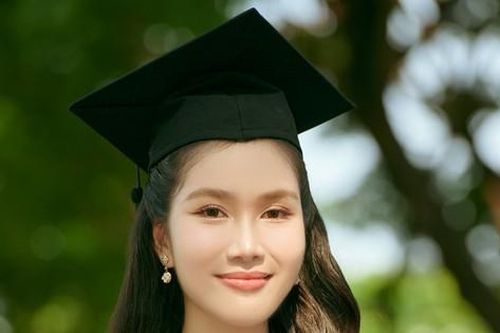 Á hậu Phương Anh: 'Tôi muốn trở thành giảng viên và theo đuổi con đường nghiên cứu sau khi tốt nghiệp thạc sĩ'