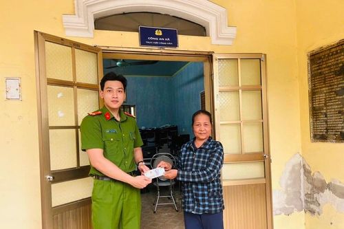 Nhặt được 50 triệu, một nông dân nhờ công an tìm người đánh rơi