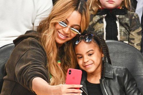 Lý do ca sĩ Beyonce C dạy con trai... khóc