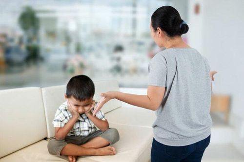 Tác hại không ngờ khi cha mẹ hứa suông với trẻ