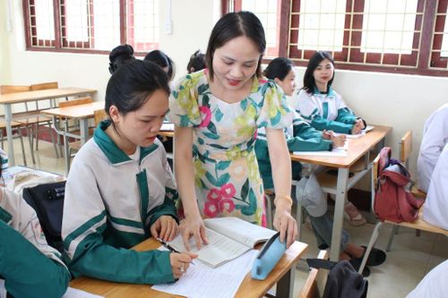 Trường học miền núi tăng tốc ôn tập cho học sinh lớp 12
