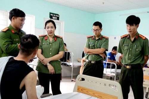 Vừa ra tù lại dùng mã tấu chém bị thương Cảnh sát Cơ Động