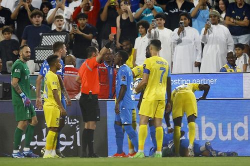 Ronaldo lãnh thẻ đỏ, Al Nassr bị Al Hilal loại khỏi Saudi Super Cup