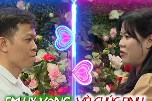 Nữ trưởng phòng đặt câu hỏi khiến chàng trai bằng tuổi ngại bấm nút