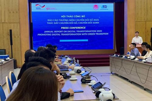 Doanh nghiệp Việt đẩy mạnh 'Chuyển đổi Kép' để bứt phá